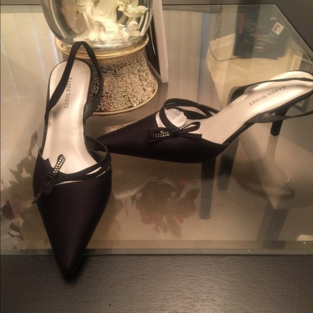 Satin Black pumps